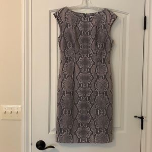 Calvin Klein size 6 dress. Very cute grey printed dress.